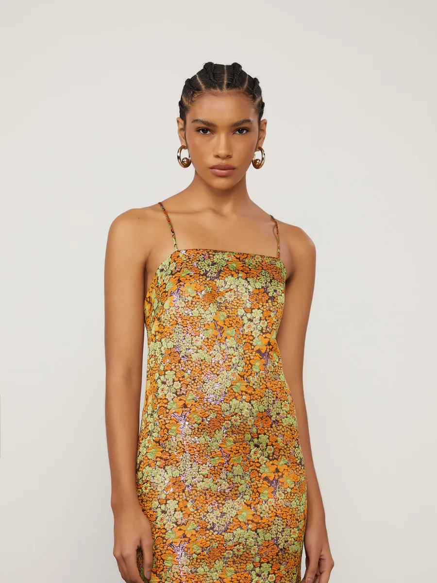 Vestido de grife em promoção