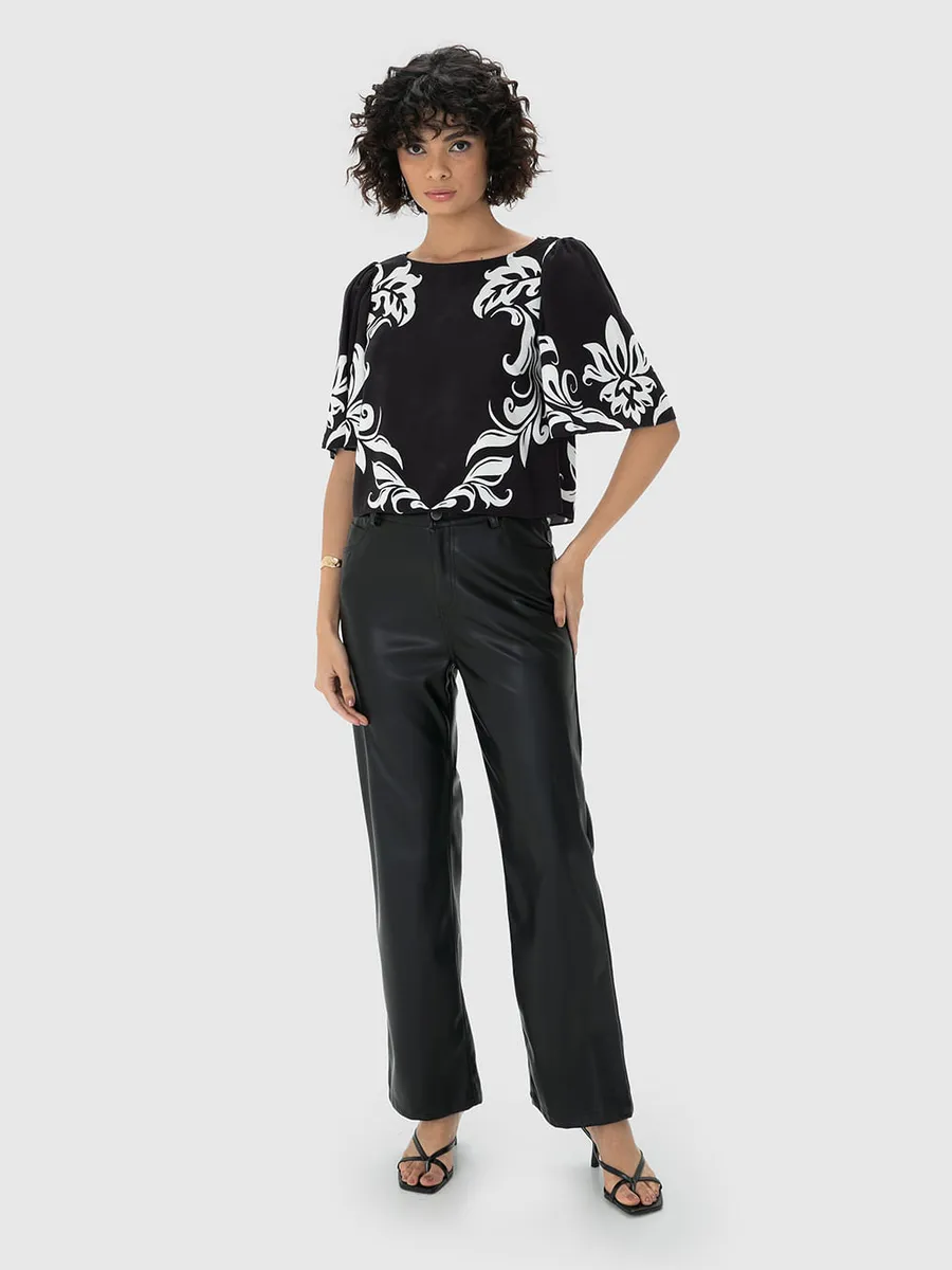 Enfim, Blusa Ampla Feminina Estampada Decote Canoa Em Viscose - ENFIM