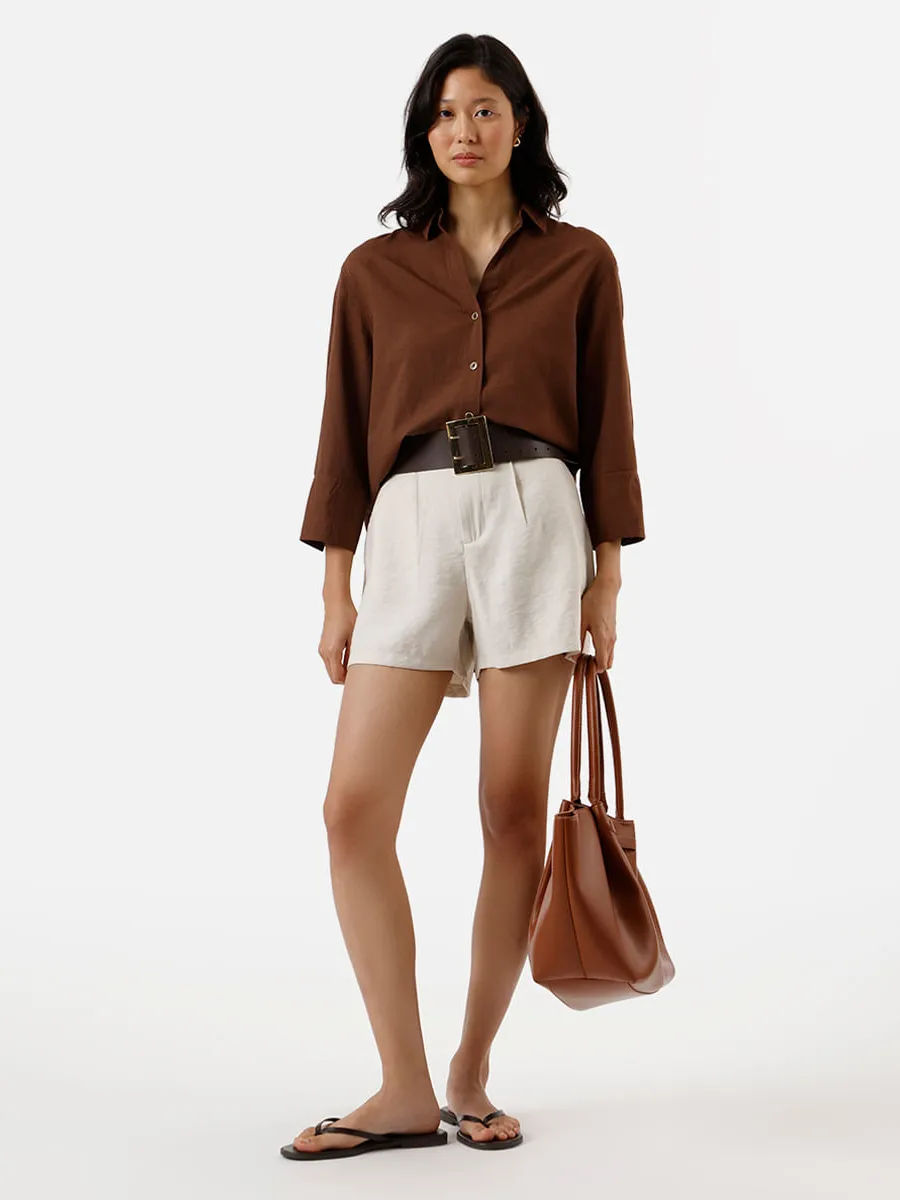 C&A, short de alfaiataria feminino com viscose bege